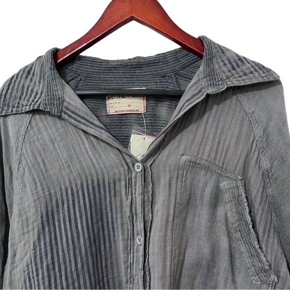 Free People We The Free Indigo Skies Stripe Shirt Size M Gravel Grey Raw Hem - Picture 6 of 12